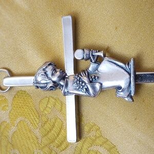 NWOT Silver metal wall cross with girl kneeling.